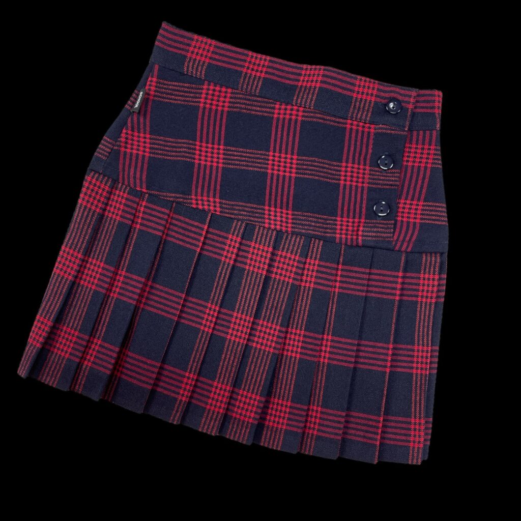 faldas cuadros, falda escosesa, uniformes, uniformes escuelas, moda escolar, ponte la playera